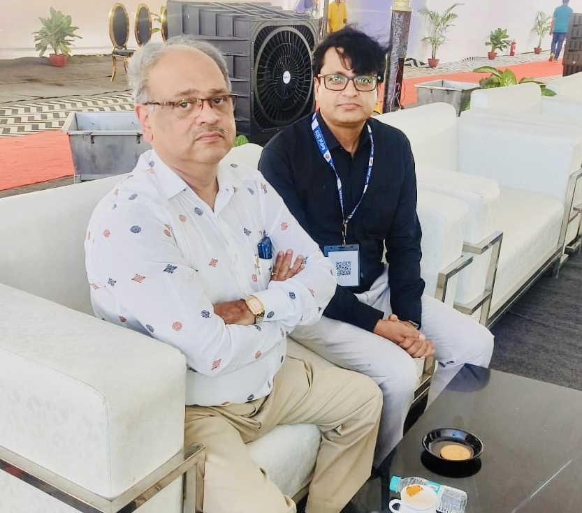 Rajeev Singh, Director of Sansar Green Mission, discusses soil testing, soil health and farmer-centric AgriTech with Prof. Sukumar Mishra, Director of IIT (ISM) Dhanbad, during a national innovation symposium.